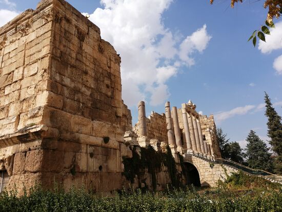 Die Tempelanlagen von Baalbek enthalten einige der größten und am besten erhaltenen Beispiele für kaiserzeitliche römische Architektur im Nahen Osten