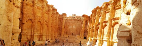 Es gibt hier noch ungewöhnlich gut erhaltene Tempel. U.a. Den Bachustempel