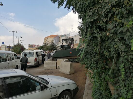 Kein seltener Anblick: bemannte Panzer—jederzeit einsatzbereit