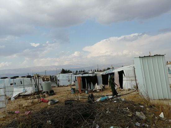 Viele syrische Flüchtlingslager unterwegs...