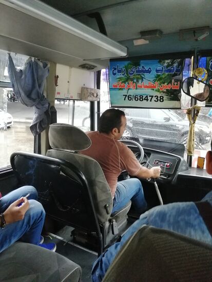 Hier sind wir nur zu Fünft im Bus—