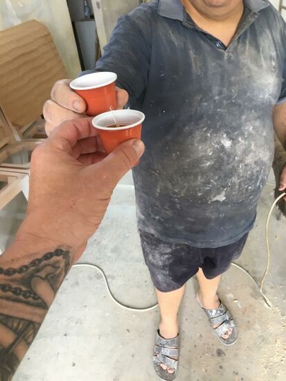 Die beiden Brüder Namens "Nasi Goreng" luden uns gleich zum leggor Käffsche ein.