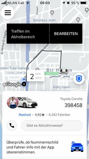 So funktionier das mit der App „Uber“ Man wählt das Wunschziel aus, bekommt einen Wagen zugewiesen und kann dann genau beobachten wie er sich nähert...