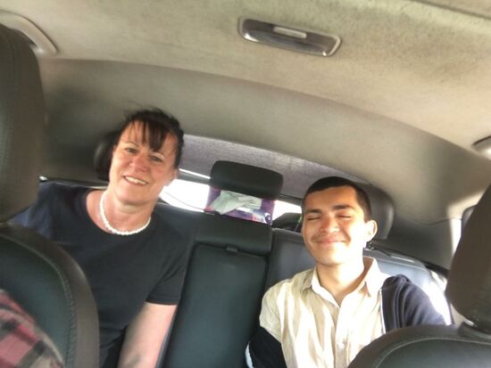 Er macht 3 Monate Urlaub und hat seine Reise in China begonnen, dann Europa und nun Jordanien. Weiter will er nach Kairo und dann heim.
In Santiago de Chile sind ja auch gerade Aufstände, wie wir aus den Medien wissen