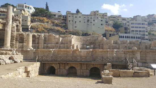 Genau gegenüber von unserem Hotel ist das „Nymphaeum“