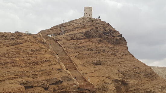 Sieht lustig aus wie die klein-erscheinenden Menschen da hochkraxeln