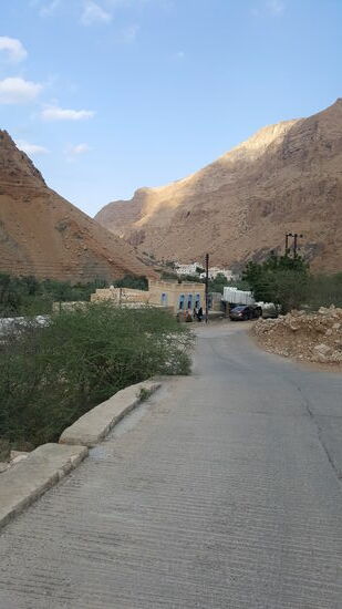 Wir gehen weiter, in das kleine Dorf und durch die engen Gassen