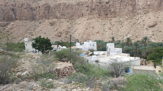 Hinauf zu einem schönen Aussichtspunkt. Es ist anstrengend und wir sind fast die einzigen Fußgänger—die meisten fahren mit einem 4x4 hinauf