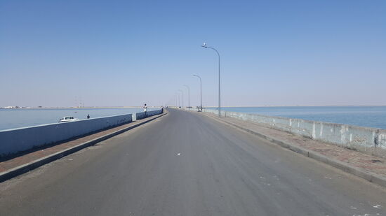 Die lange Brücke zum Pier