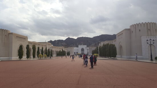 Wir haben sehr angenehme Temperaturen und es bleibt trocken! Nur riesige, Seenähnliche Pfützen erinnern an die Regenfälle der letzten Nacht