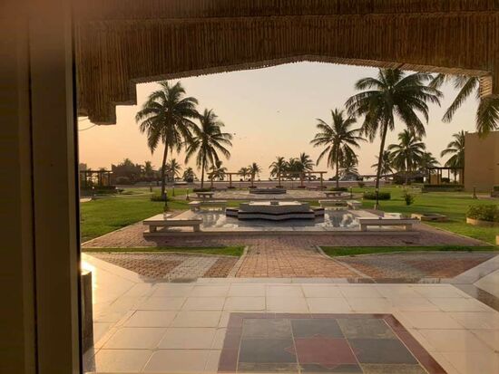 Außer uns ist nur noch eine Familie mit Kind hier