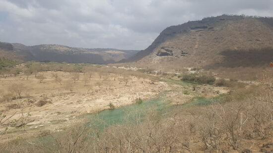 Wir stehen noch ganz oben—den Wasserfall sehen wir nicht