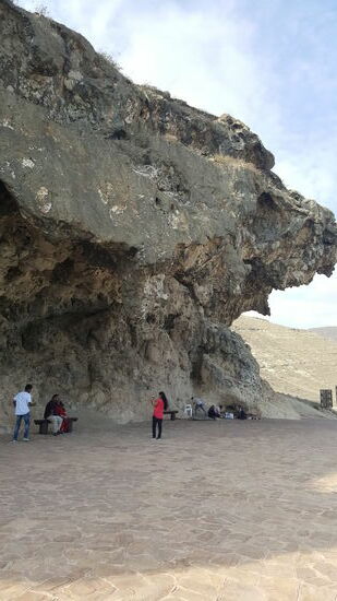 Zur Cave von Mughsayil—ist eigentlich keine richtige Höhle