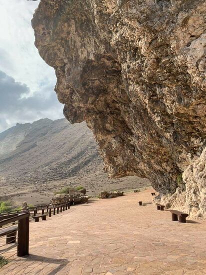 Das ist nur so eine Halbhöhle....