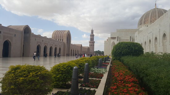 Die Moschee ist riesig und das Gelände sehr weitläufig...