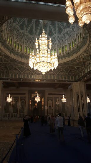 Der Prunksaal in dem Gebäude mit der runden Kuppel ist dagegen sehr schön...