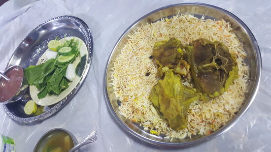 Dann das Hauptgericht: Rindfleisch mit viiiiel Reis!!