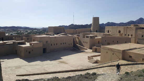 Das Fort von Bahla ist riesig—viel größer als die anderen, die wir bisher gesehen haben