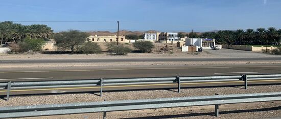 ...ab und zu ein paar Dörfer mit viiiel Platz drumherum...