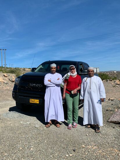 Liebe Hanna-Karin: hier mal ein Bild mit den Menschen des Landes—extra für dich!!
