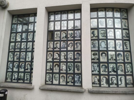 Schindlers Fabrik mit den Bildern der "Geretteten"
Seit 2010 ein Museum mit einer Multimedia-Ausstellung über das Schicksal der Krakauer Einwohner im Zweiten Weltkrieg