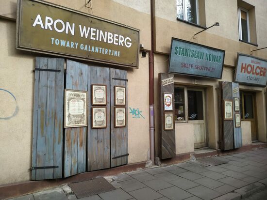 Filmkulisse: Geschäftsstraße der Juden