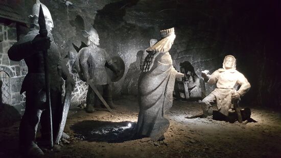 Die Übergabe des Ringes an Kinga--die Heilige--sie hatte den Ring in einen Schacht geworfen und das Salz hat ihn wieder nach oben gebracht