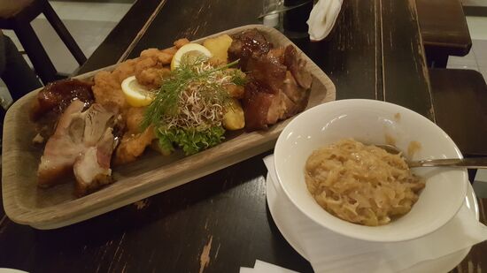 Eine fette Molle voller Fleisch und Sauerkraut!