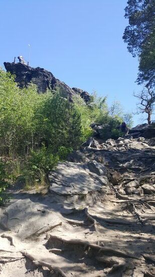 Der Aufstieg ist kurz und etwas abenteuerlich