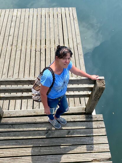 Wir gehen einmal rund um den kleinen See und dann in die Sauna