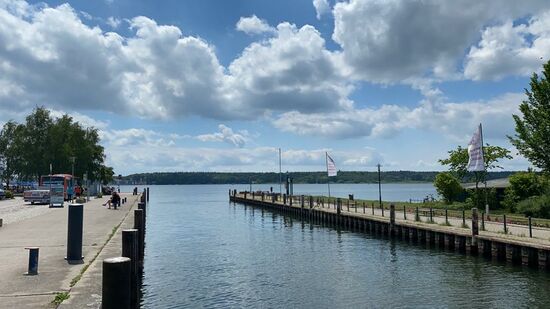 Am Sonntag fahren wir in die andere Richtung--nach Waren. Noch sind wir unschlüssig: Kanufahrt...oder...?