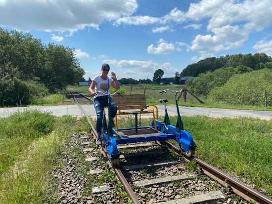 Wir entscheiden uns für eine Draisinentour!