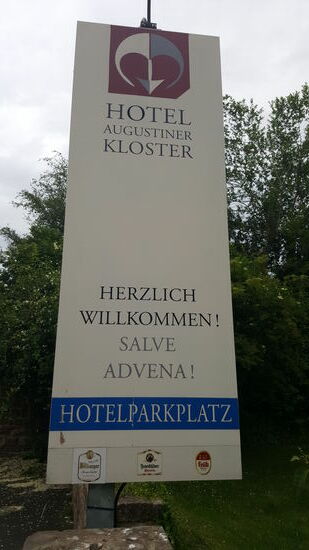 Wir nächtigen im " Augustiner Klosterhotel" in Hillesheim
