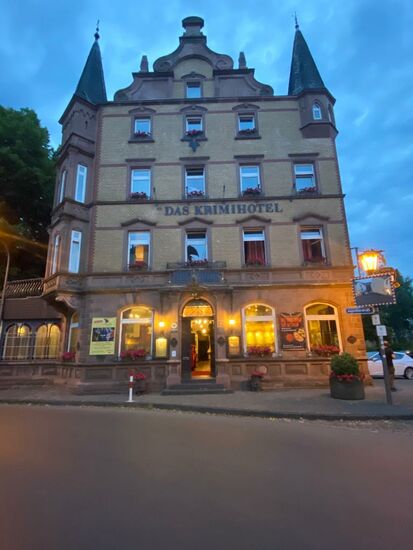 Das Krimihotel zu späterer Stunde
