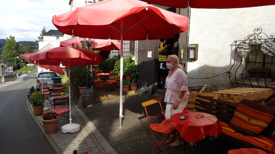 In Gerolstein kehren wir in der "Alten Schmiede" ein--mit der lustigen, sympathischen Wirtin