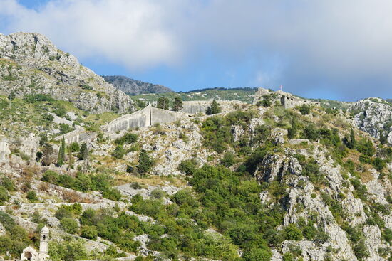 Oben auf dem Berg ist die Festung—unser Programm für morgen früh