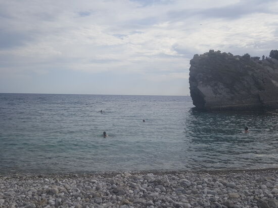 Tanken etwas Sonne und Thalia badet....