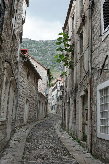 Durch die Gassen von Risan