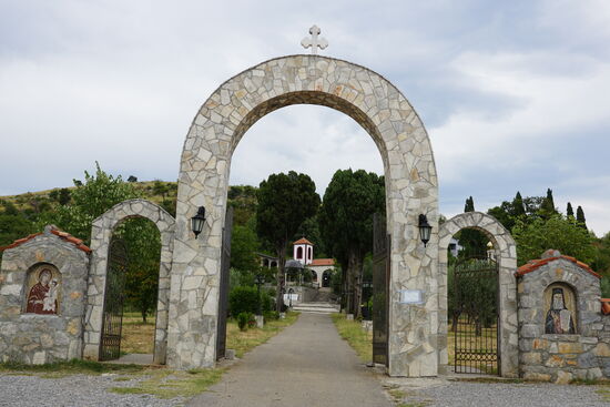 Weiter Richtung Podgogica besuchen wir noch das Kloster Dajbabe