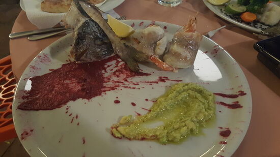 Sieht etwas aus wie ein Schlachtfeld, auf dem der Fisch Verlierer war: Thalias Fischplatte