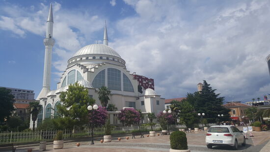 Die „Ebi Bekr Mosque“ , die mitten in der Stadt ist