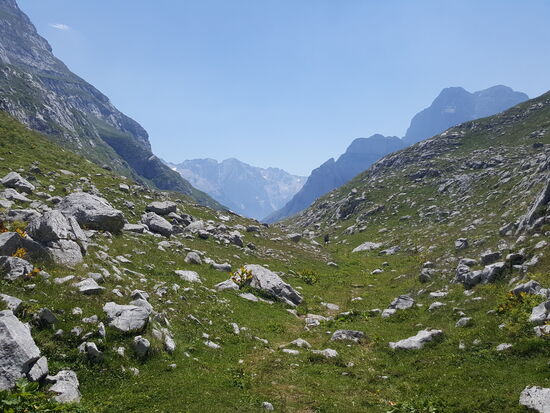 Die Landschaft wechselt immer wieder