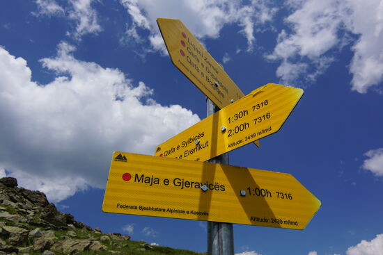 Ab und zu sieht man auch mal solche Schilder