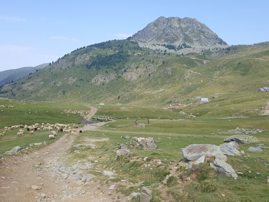 Unser heutiges Ziel ist der höchste Berg des Kosovo und ein See zum baden