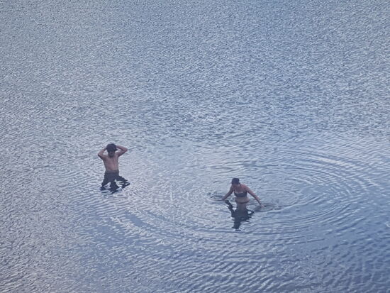 Es ist 16 Uhr und der Himmel verdunkelt sich