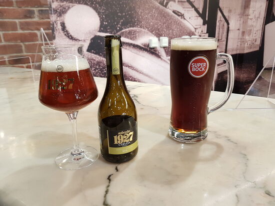 So, da sind wir schonmal in Lissabon gelandet und gönnen uns ein „IPA“ und ein „Münchner Bock“