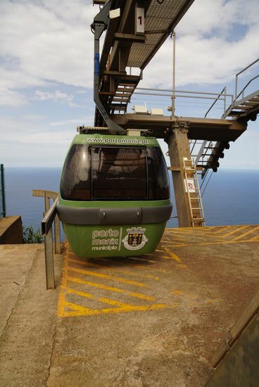 Für 3 Euro gibt es die kurze Fahrt hinab und wieder hinauf