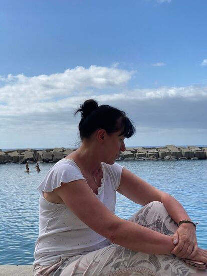 Hier werden viele Wassersportarten, sowie Hochseeangeln angeboten. 
Calheta bedeutet übersetzt “Kleine Bucht”