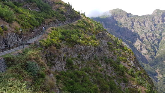 Vom Pass ist es nur noch  ein kurzer Anstieg zum „Adlernest“