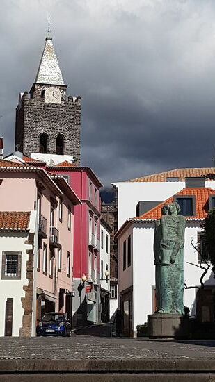 Wir haben aber nicht viel Zeit—um 13 Uhr müssen wir zurück fahren —was wirklich kein Vergnügen ist —die Serpentinenstraßen 2x zu fahren